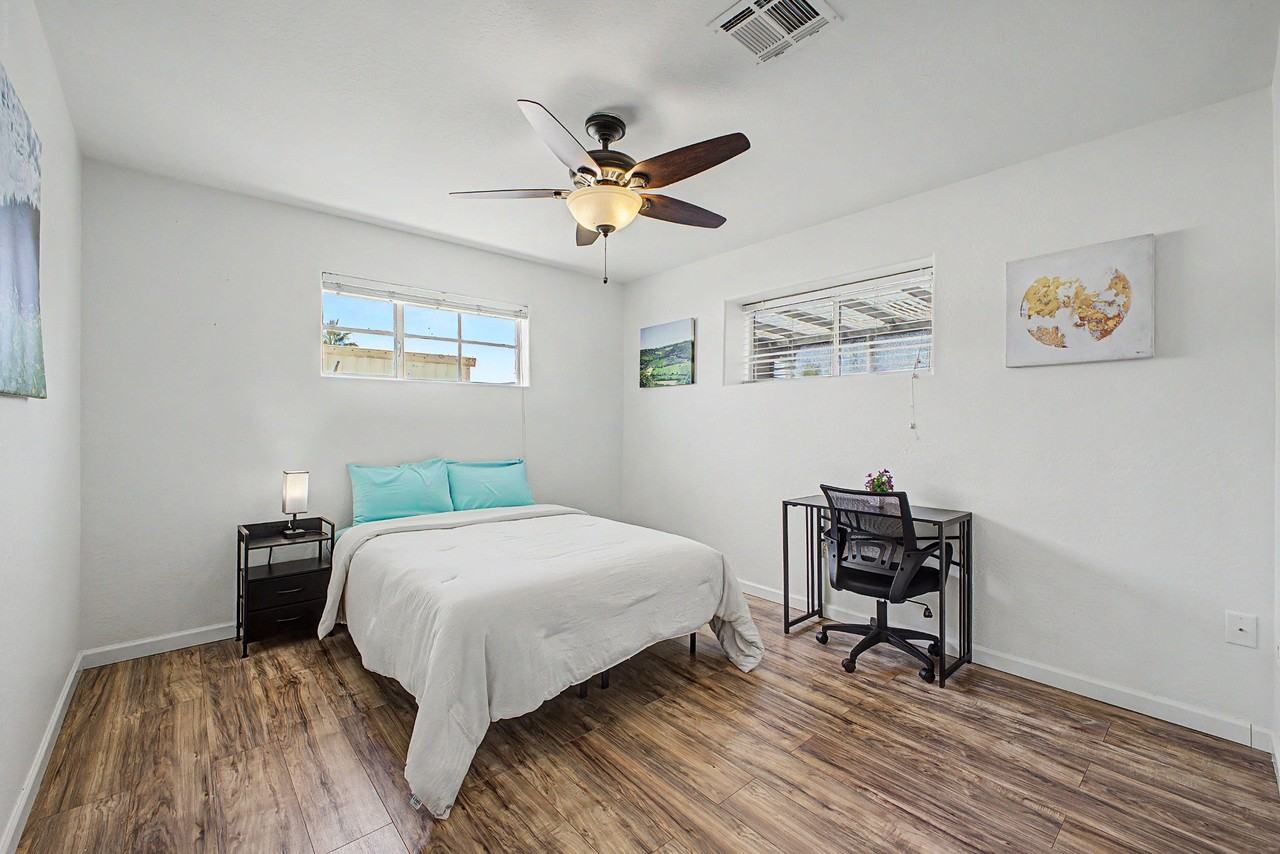 W Royal Palm Rd - Photo 3 of 25