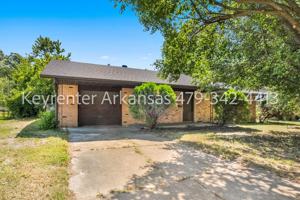 featured image of 207 Carlton St