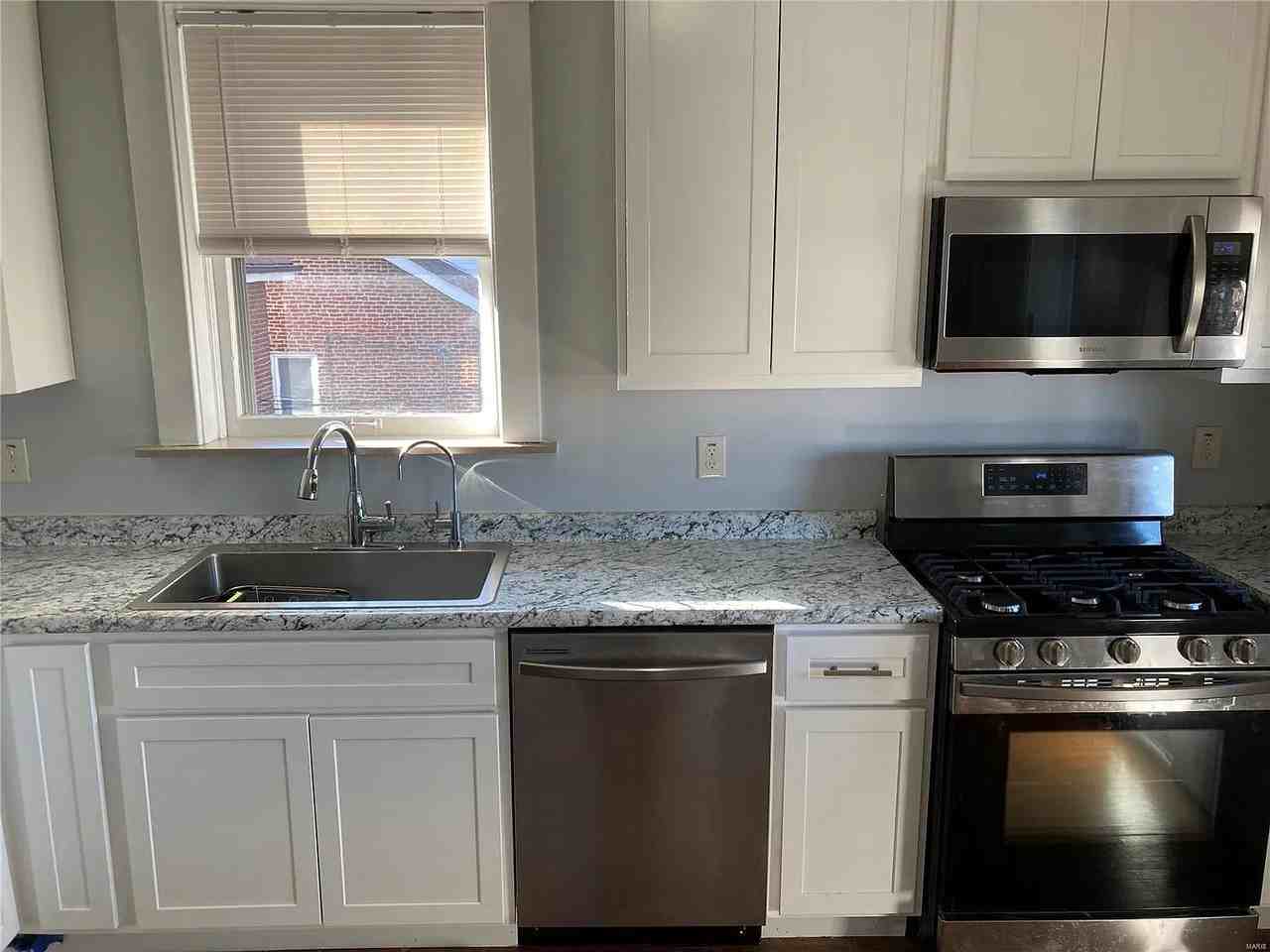 4953 Sutherland Ave #2F - Photo 6 of 32