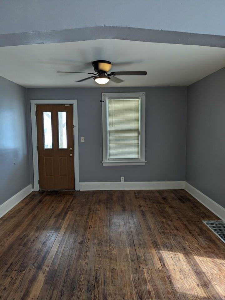 1939 Sterling Ave - Photo 7 of 12