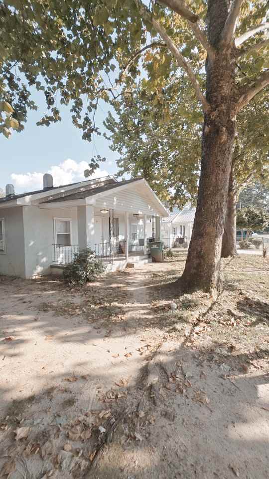 236 Berkley St Se #B - Photo 2 of 14