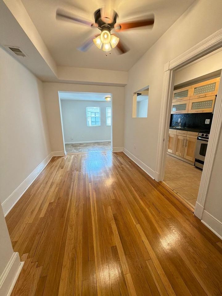 1165 Abbey Pl Ne - Photo 4 of 20