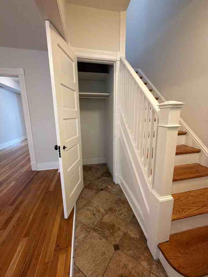 1165 Abbey Pl Ne - Photo 3 of 20