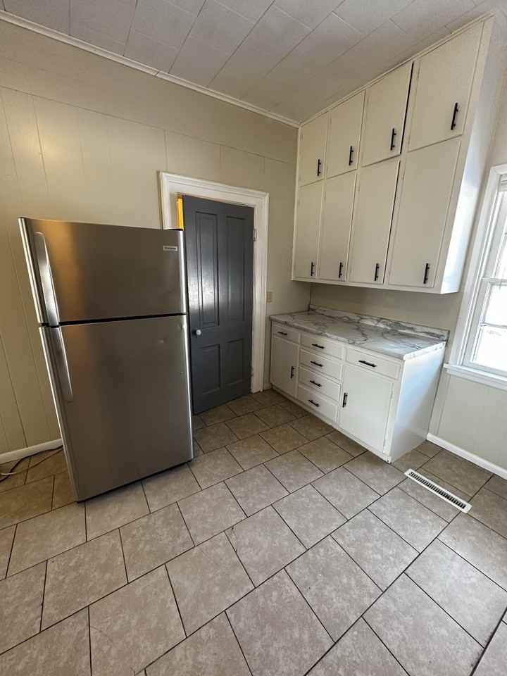 2403 Stafford St #1 - Photo 5 of 9