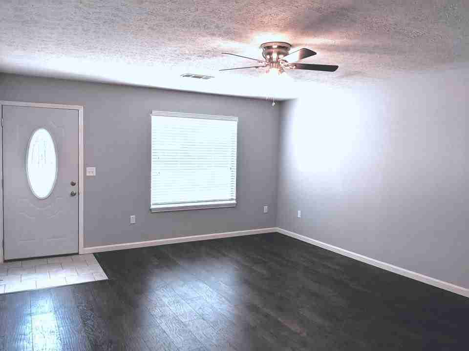 904 22nd St #904 - Photo 5 of 6