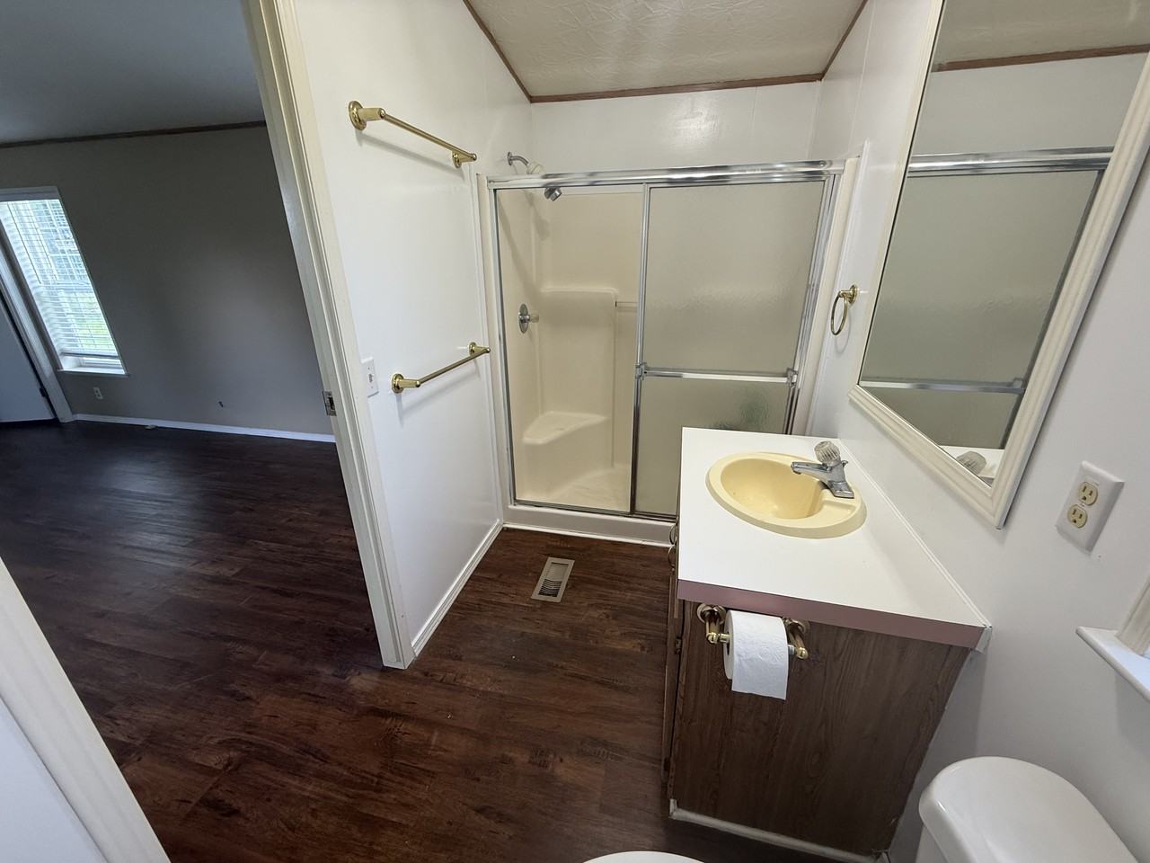 13506 Ne 72nd Ave #C - Photo 4 of 12