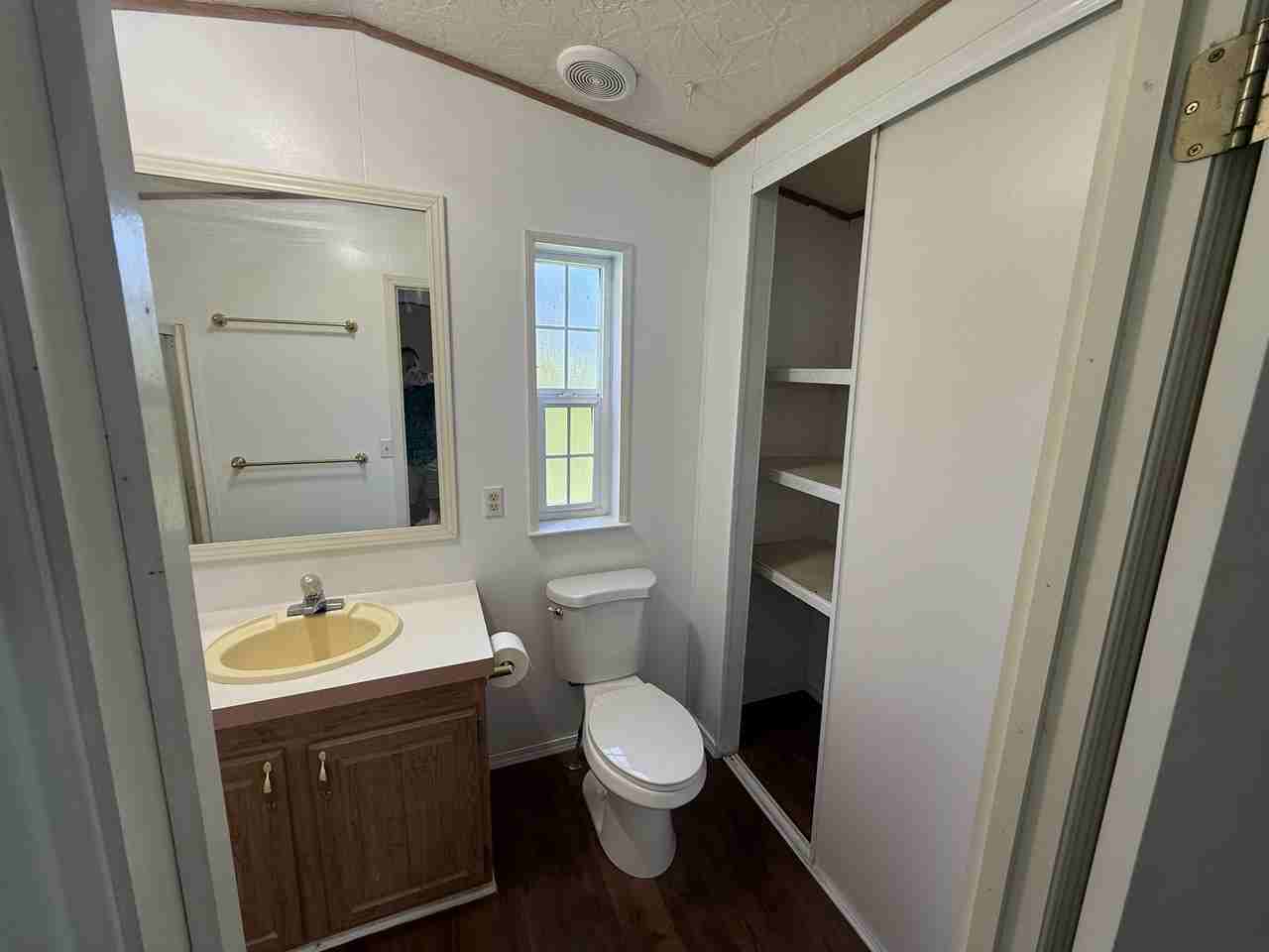 13506 Ne 72nd Ave #C - Photo 5 of 12