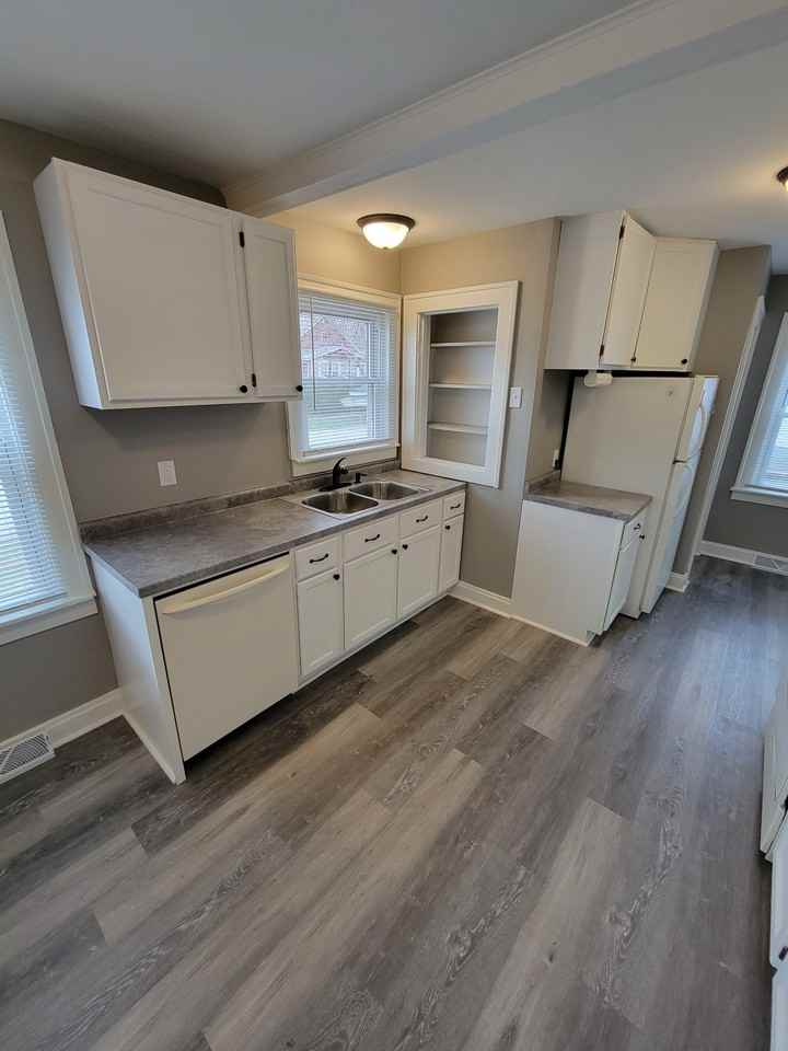 402 S Mcclun St - Photo 7 of 24