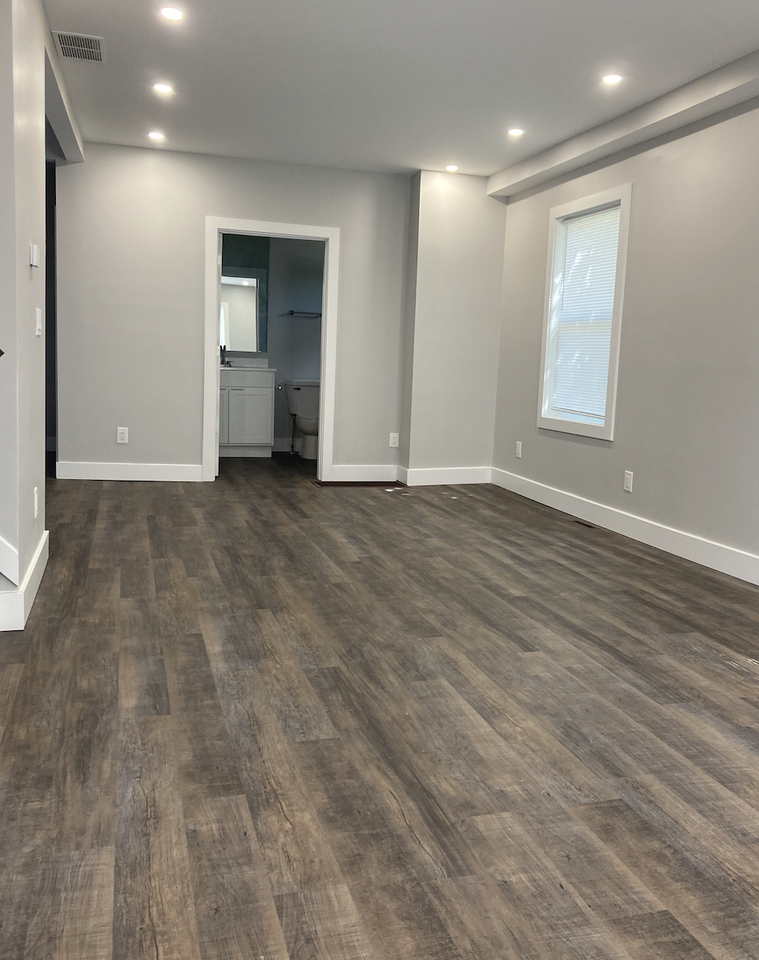 1229 Sorin St - Photo 2 of 9
