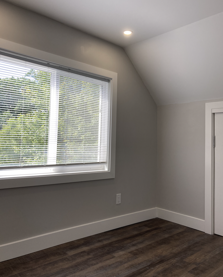 1229 Sorin St - Photo 7 of 9
