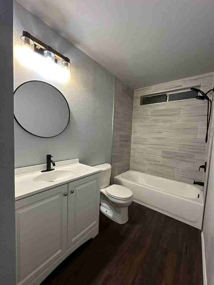 221 Valley St #A - Photo 3 of 13