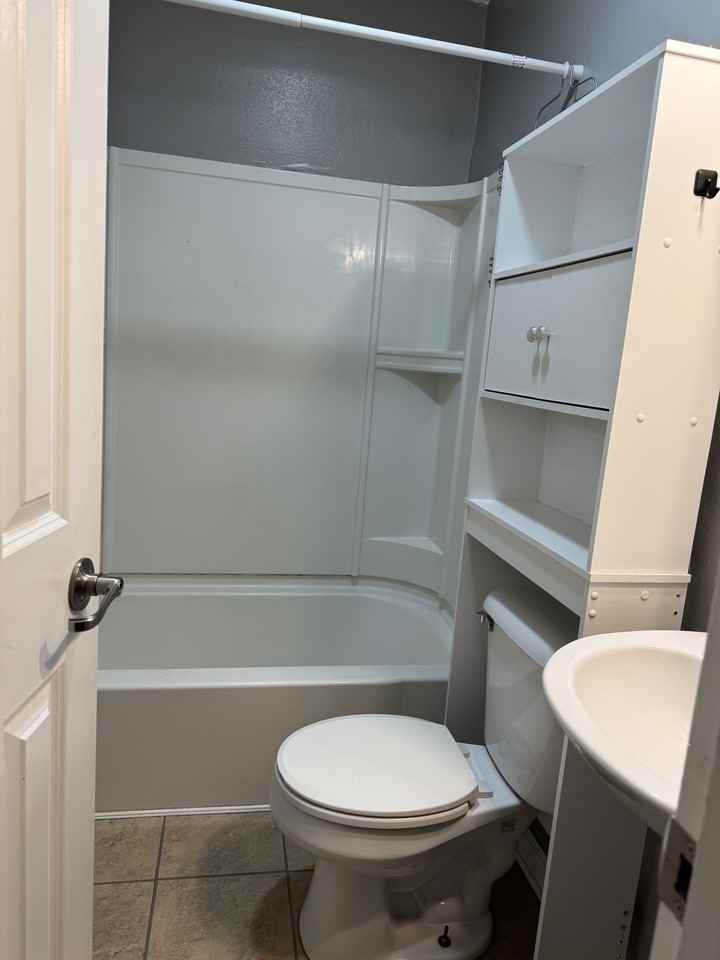 2223 Falls Ave - Photo 4 of 12