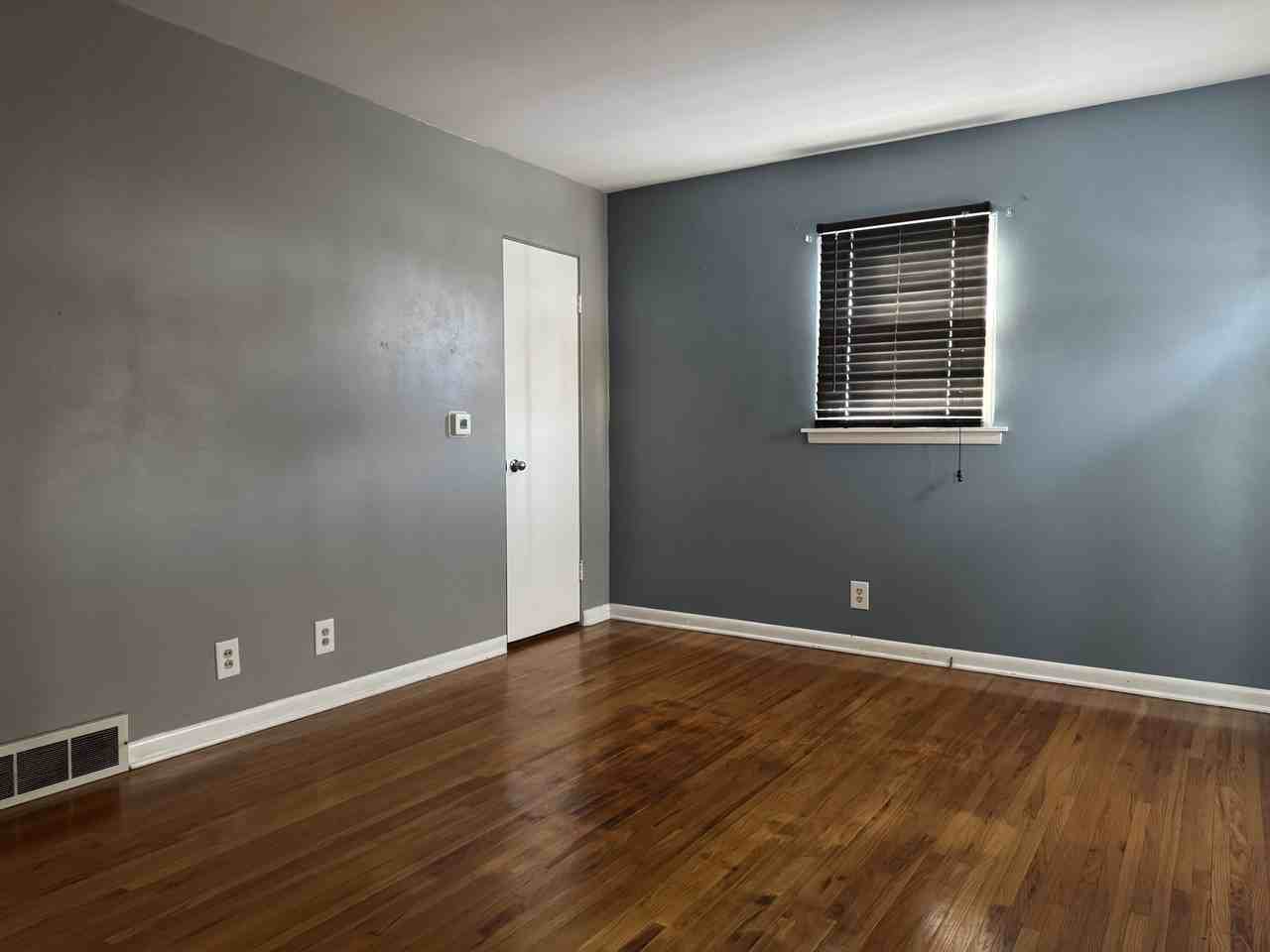 2223 Falls Ave - Photo 7 of 12