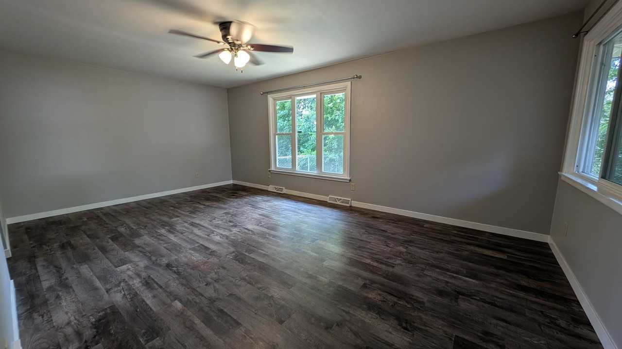 1922 Ontario Dr - Photo 6 of 7
