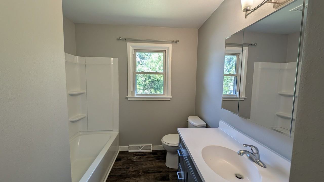 1922 Ontario Dr - Photo 7 of 7