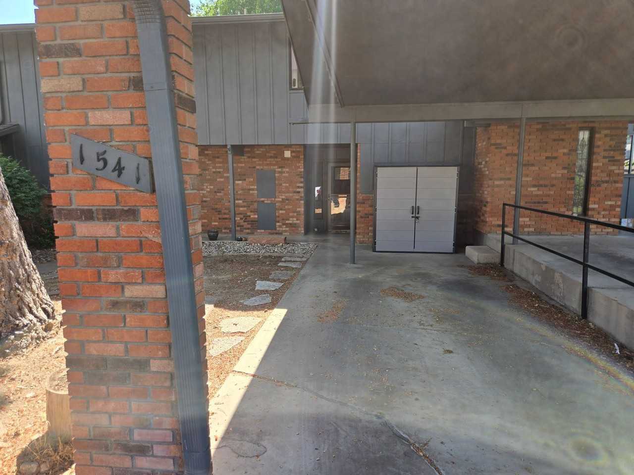 1541 Adriel Ct - Photo 2 of 36