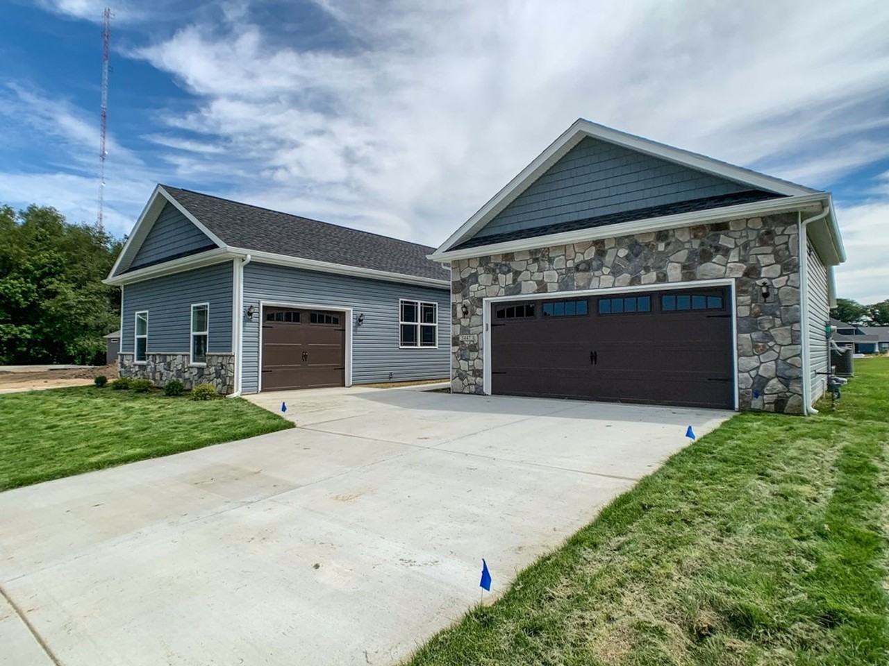 5447 Crocus Dr - Photo 2 of 23