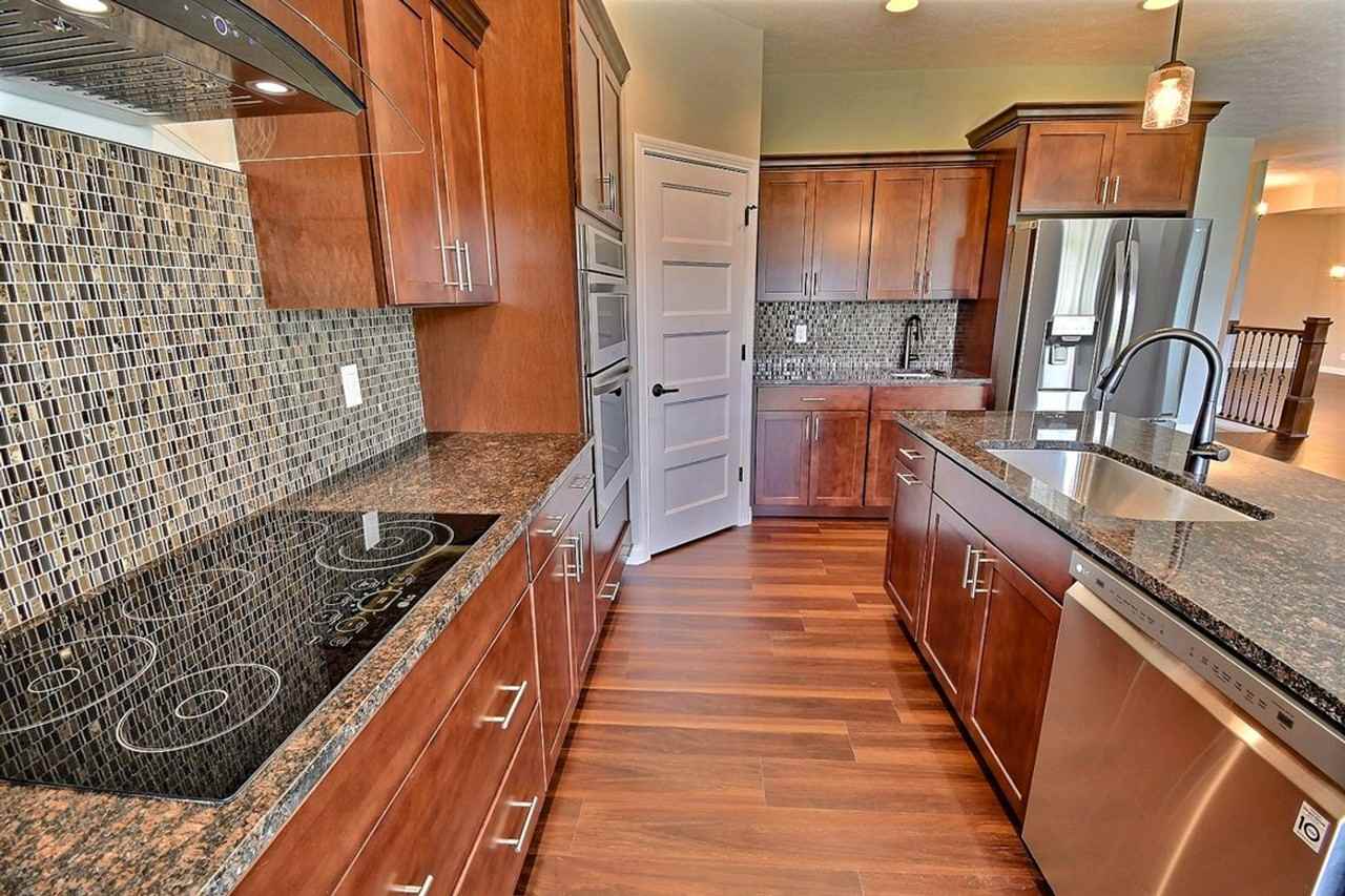 5447 Crocus Dr - Photo 7 of 23