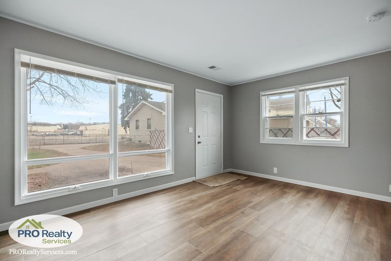 4516 Monroe St Ne - Photo 2 of 20