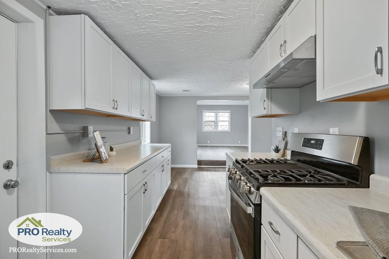 4516 Monroe St Ne - Photo 6 of 20