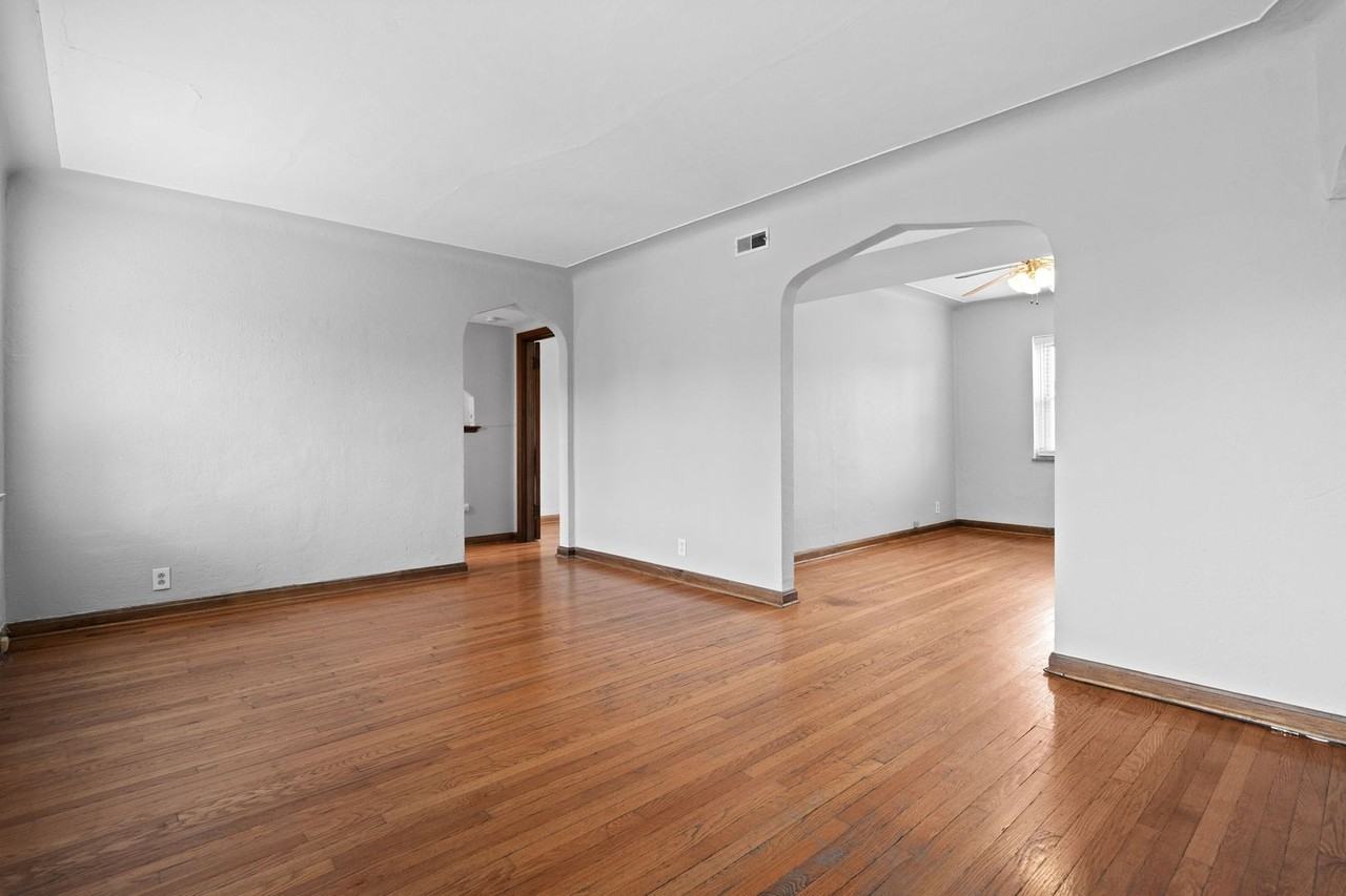 5821 Lindenwood Ave - Photo 2 of 18