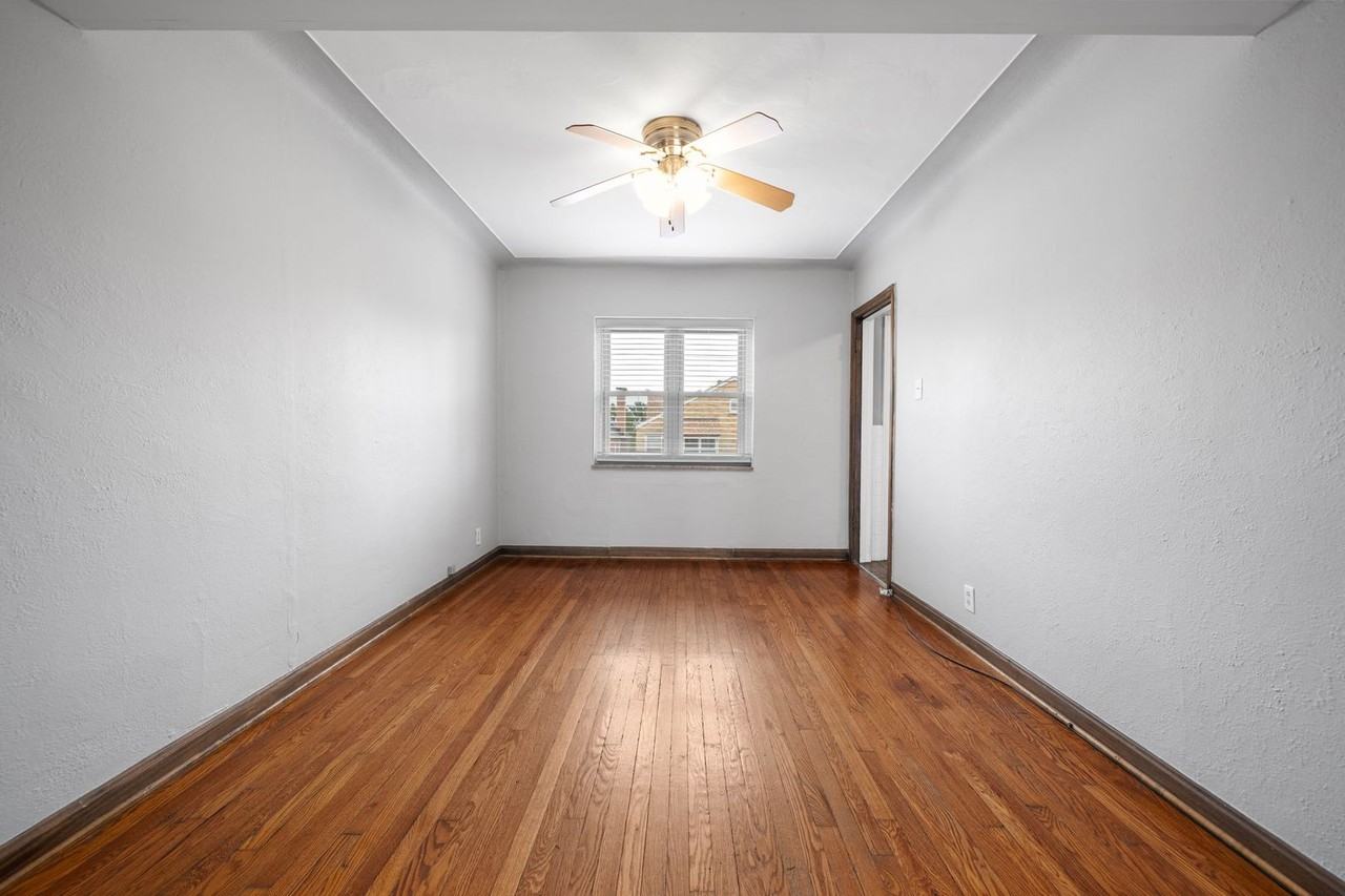 5821 Lindenwood Ave - Photo 3 of 18