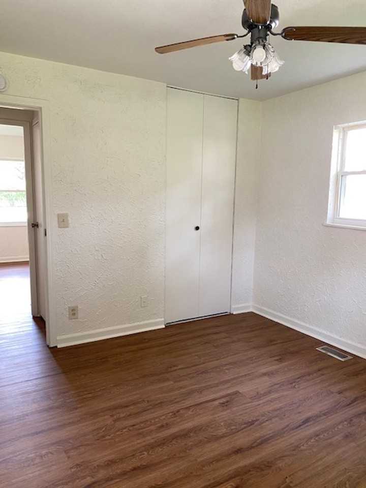 1633 Vfw Rd - Photo 3 of 10
