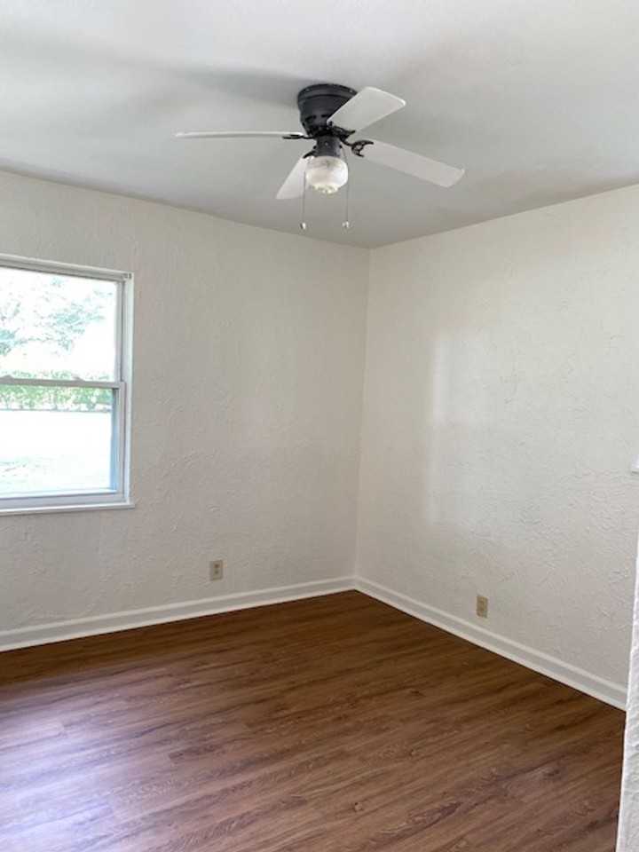 1633 Vfw Rd - Photo 4 of 10