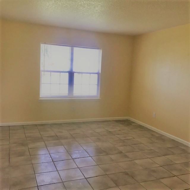 742 Leopard Ct - Photo 4 of 6