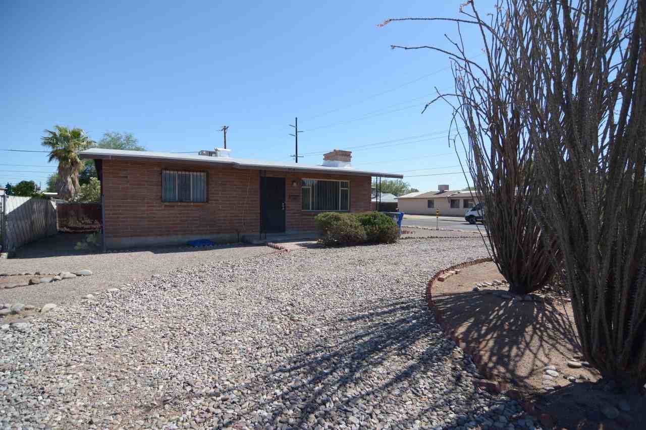 4904 E 3rd St - Photo 2 of 20