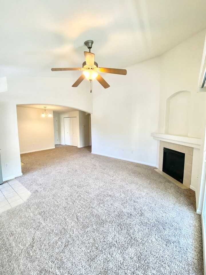 4775 Hahns Peak Dr - Photo 2 of 11