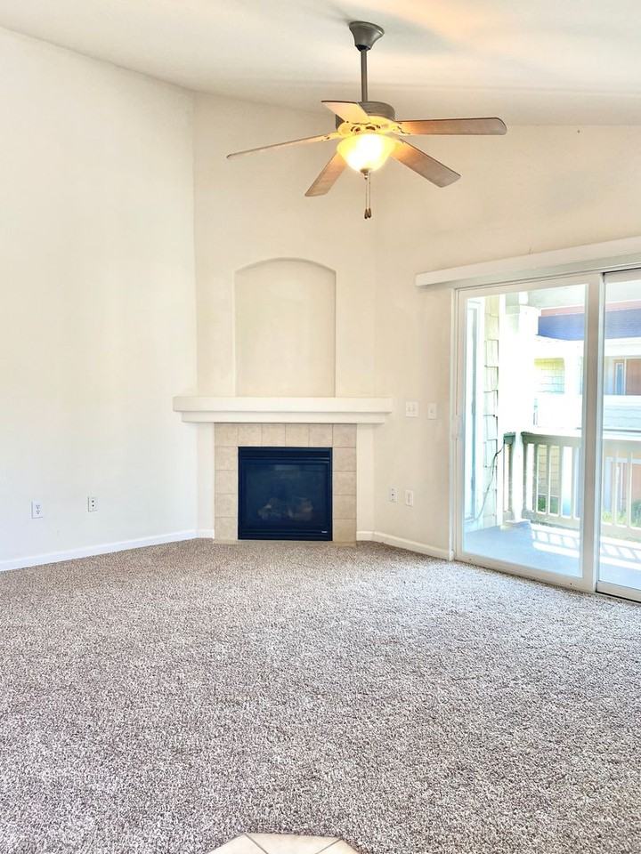4775 Hahns Peak Dr - Photo 4 of 11