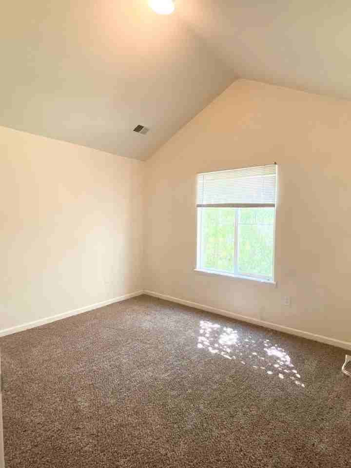 4775 Hahns Peak Dr - Photo 7 of 11