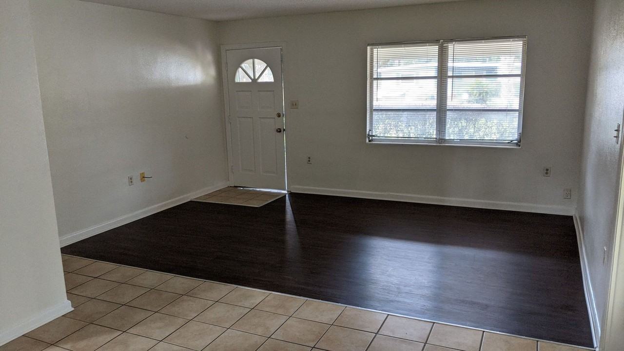 601 N Center St - Photo 3 of 14