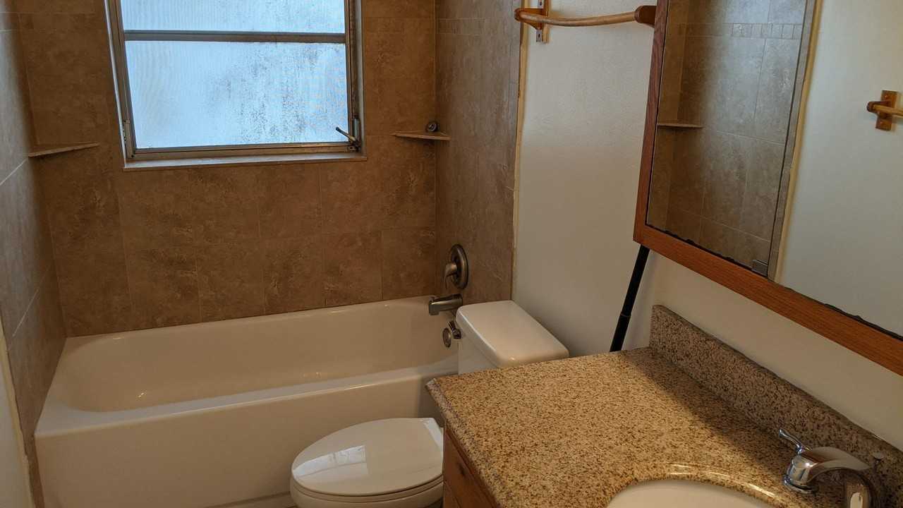 601 N Center St - Photo 6 of 14