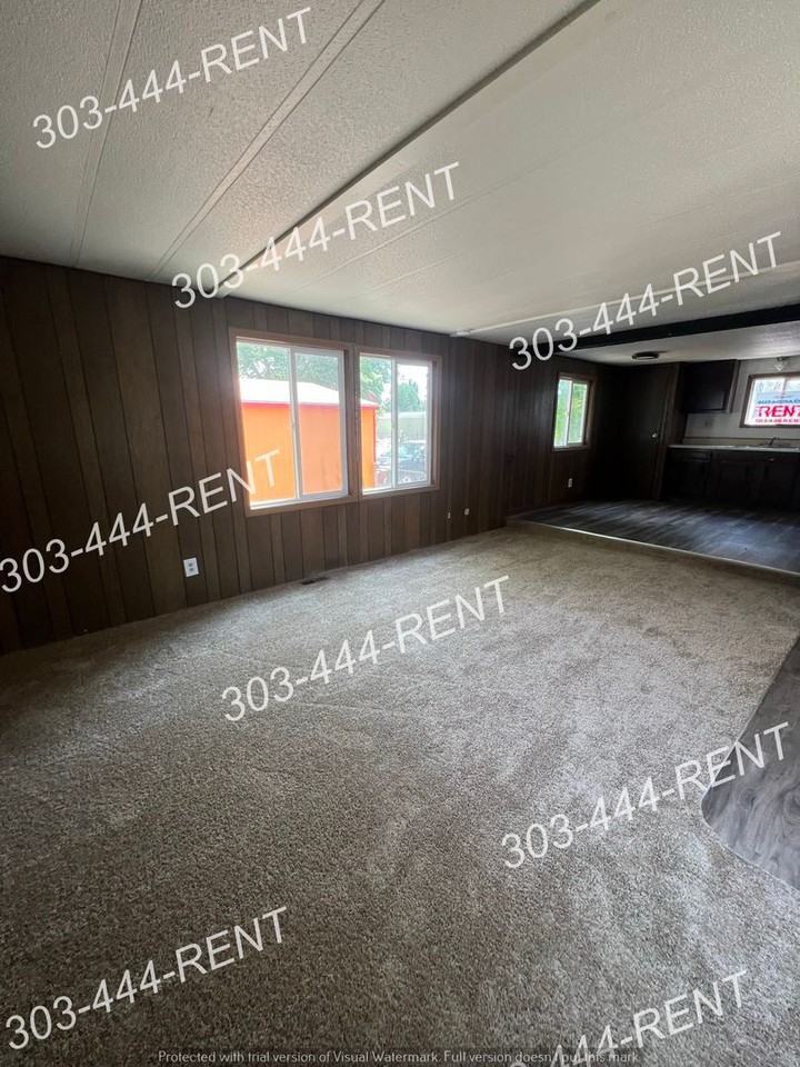204 Oak St - Photo 4 of 6