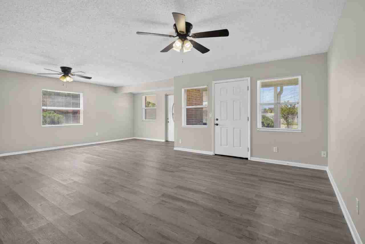 5503 Boeing Dr - Photo 6 of 43
