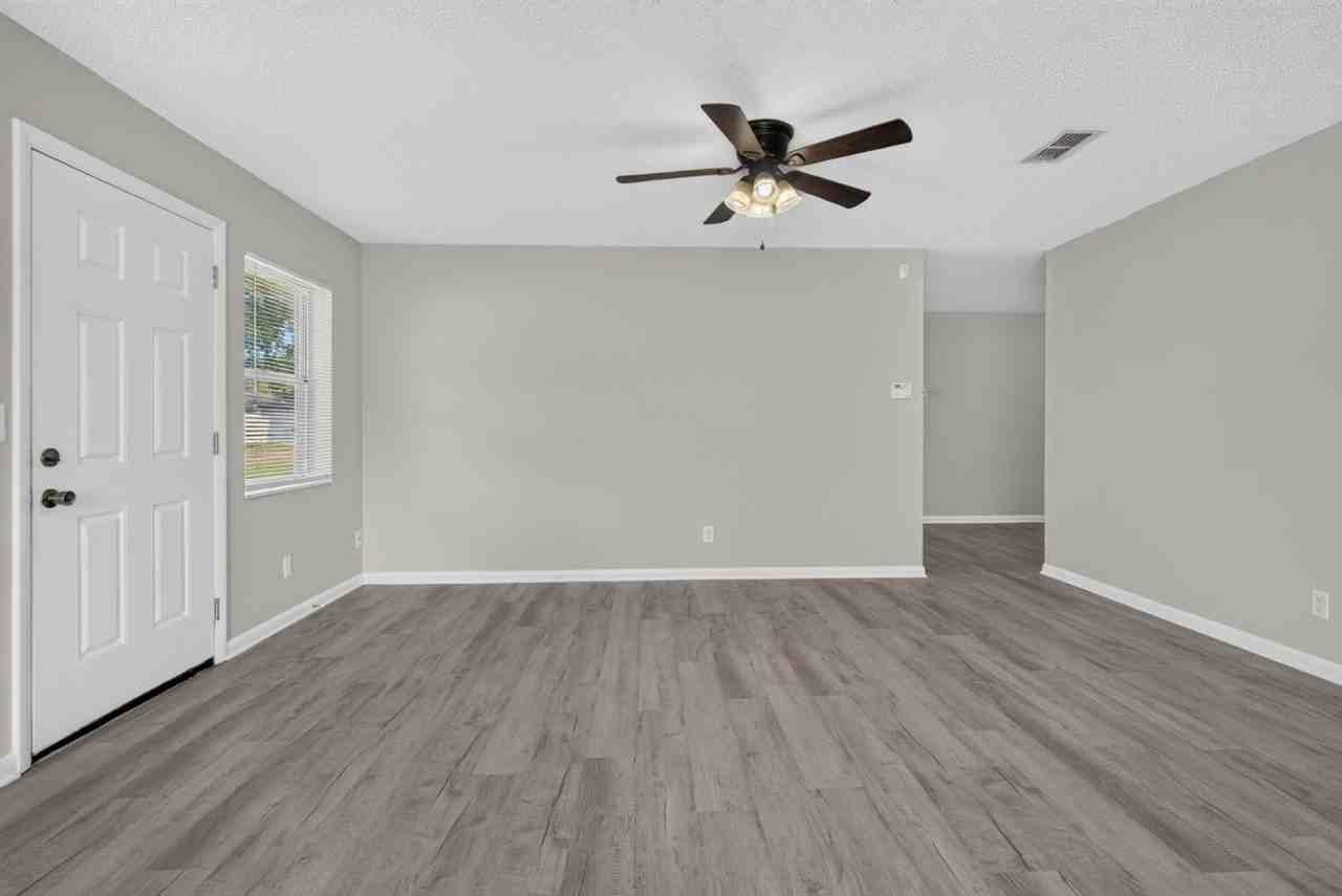 5503 Boeing Dr - Photo 7 of 43