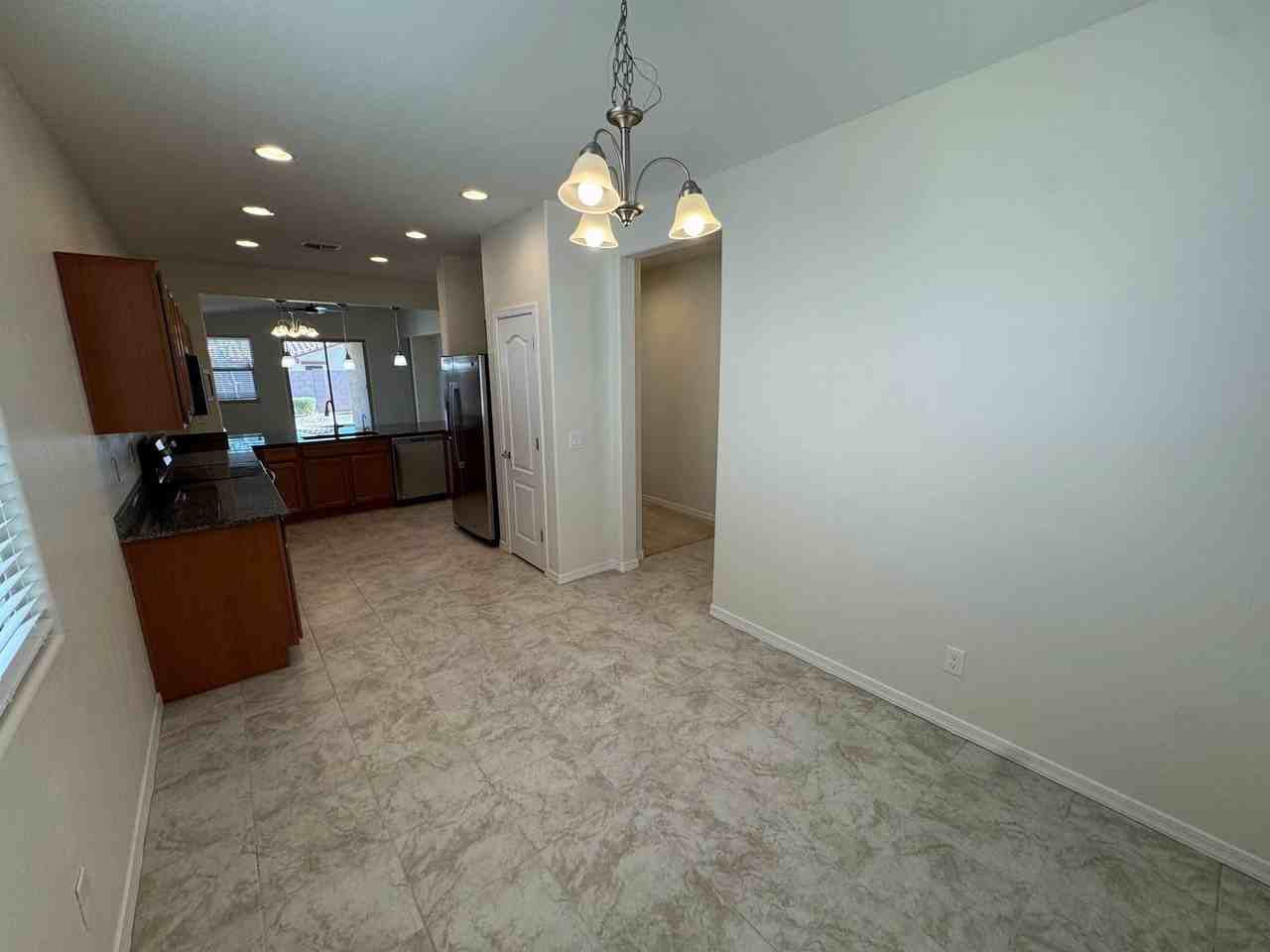 7959 W Orange Dr - Photo 5 of 27