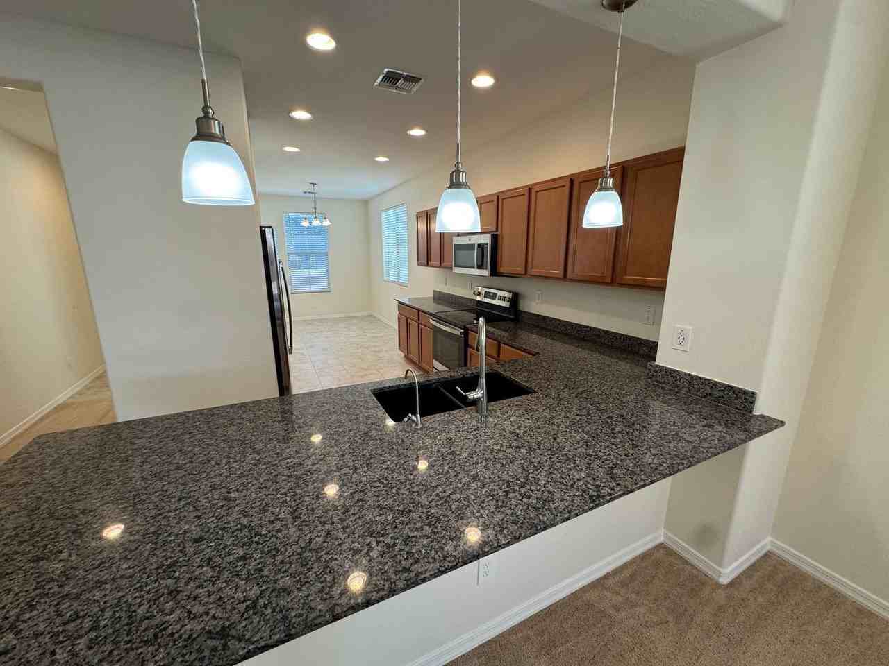 7959 W Orange Dr - Photo 6 of 27