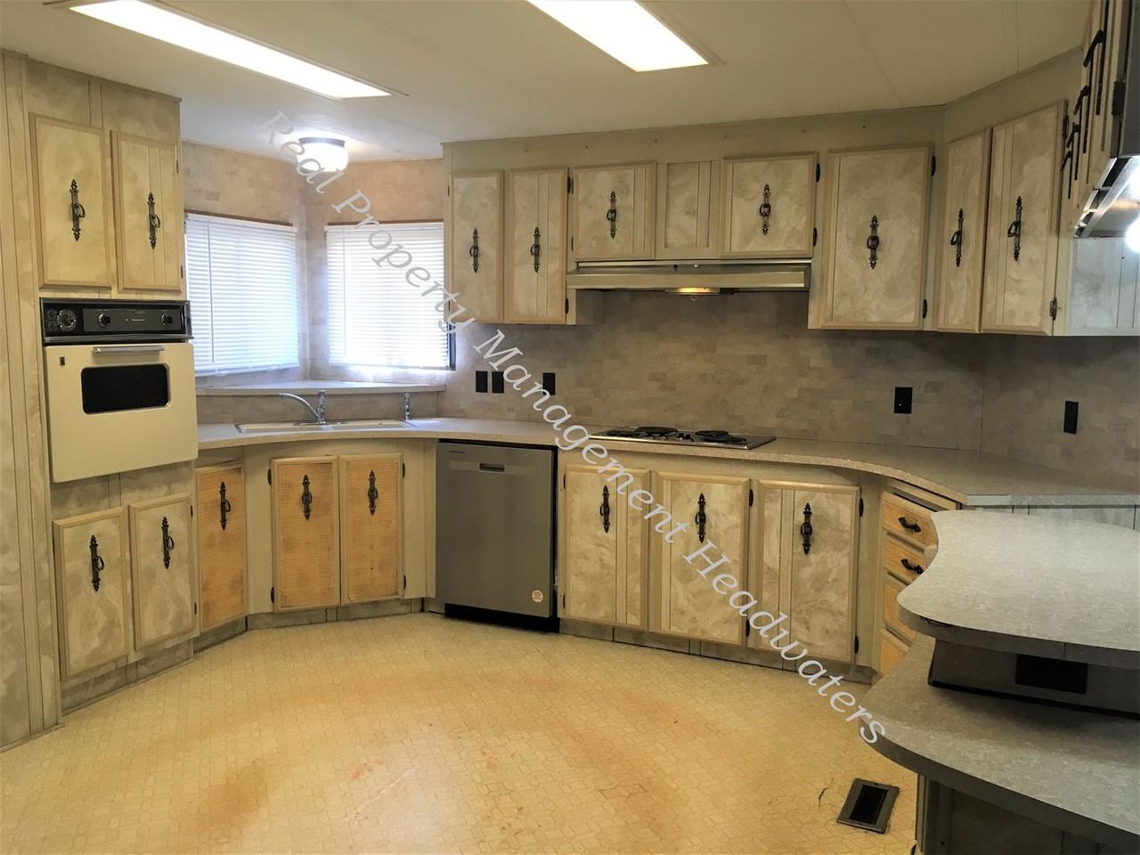 299 Cottonwood Rd - Photo 4 of 19