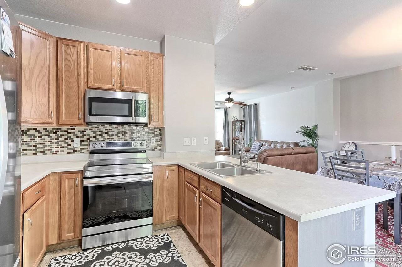 363 Casper Dr - Photo 3 of 20