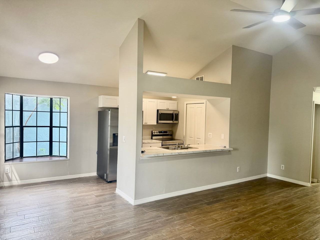 3784 Lake Shore Dr - Photo 2 of 20