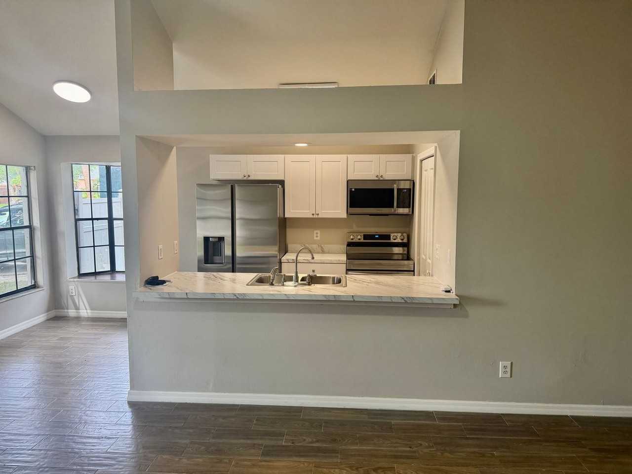 3784 Lake Shore Dr - Photo 3 of 20