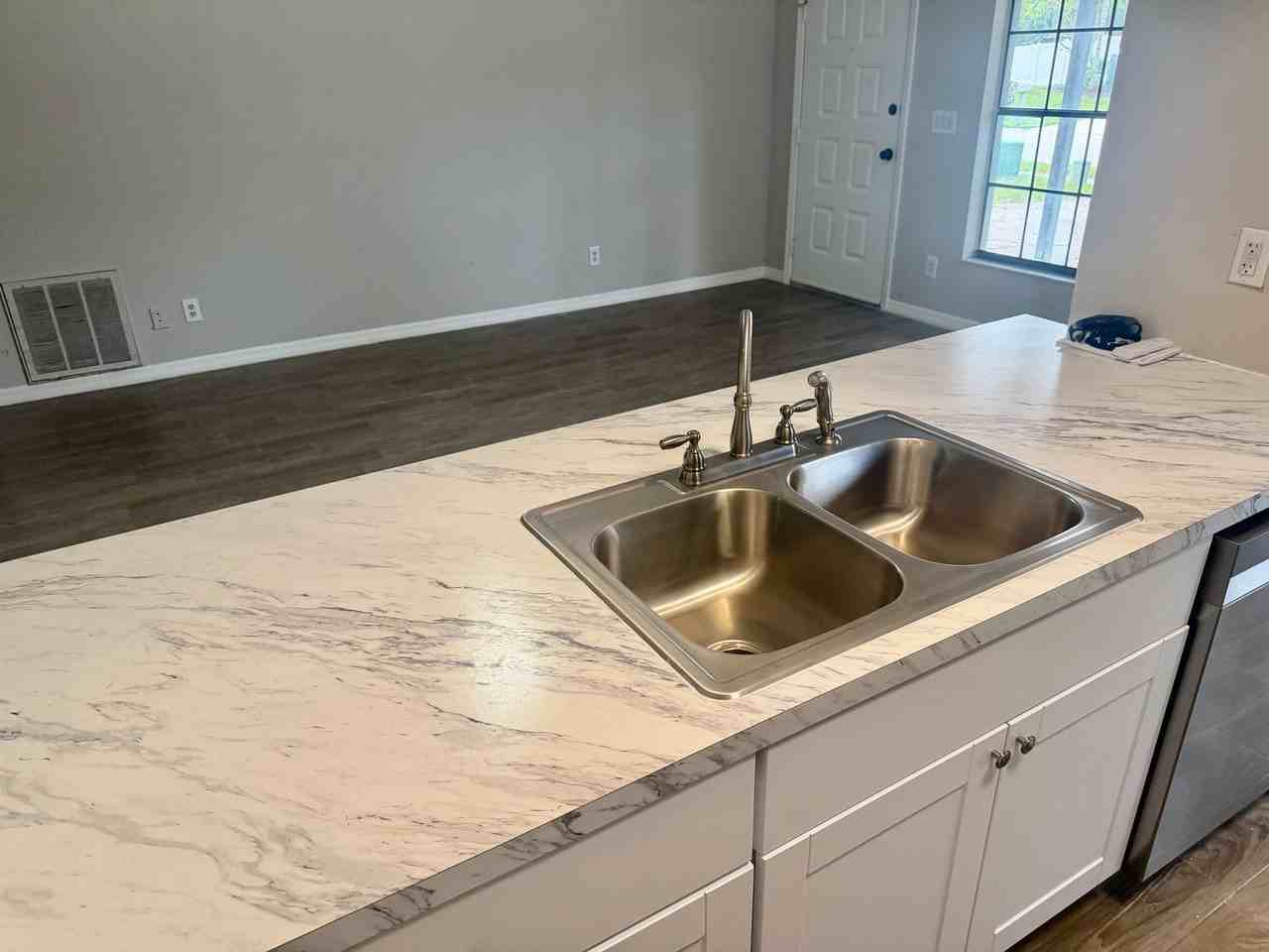 3784 Lake Shore Dr - Photo 5 of 20