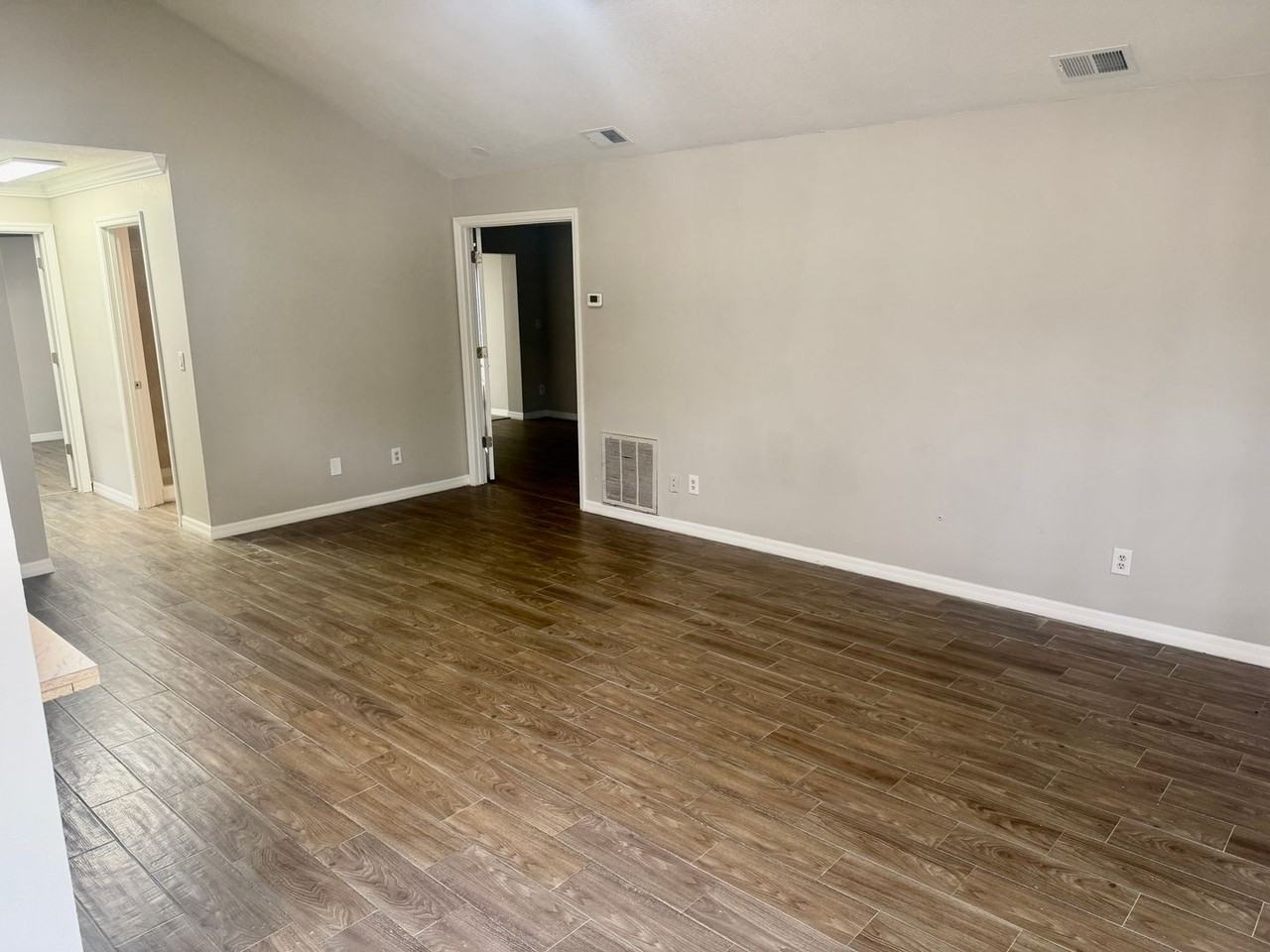 3784 Lake Shore Dr - Photo 6 of 20