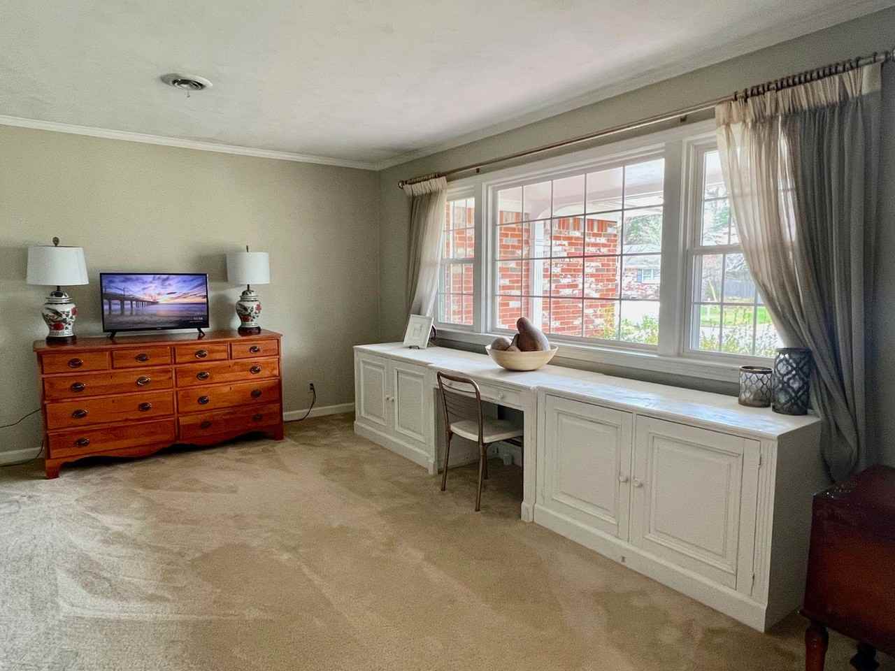4652 Paul Revere Rd - Photo 7 of 44