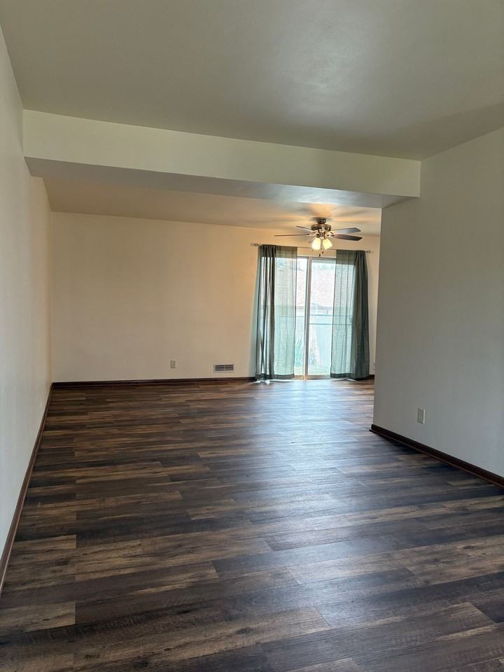 Spacious 3 Bedroom Townhome Available Now – Great Location! - Photo 4 of 20