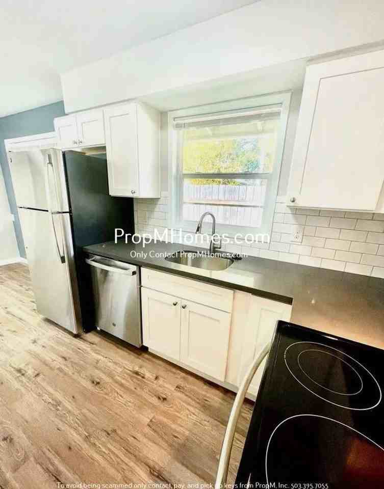 6933 Ne Clackamas St - Photo 6 of 13