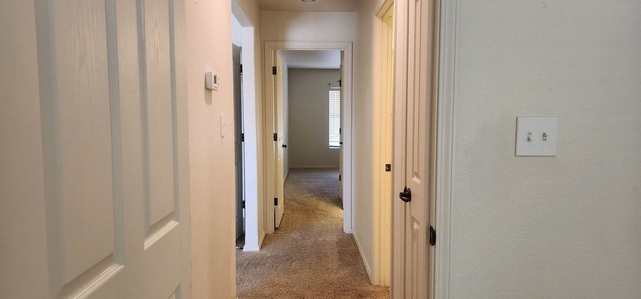 2010 Clover Ln - Photo 6 of 30